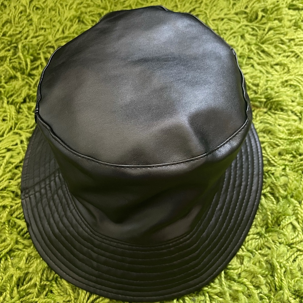 Interchangeable bucket hat